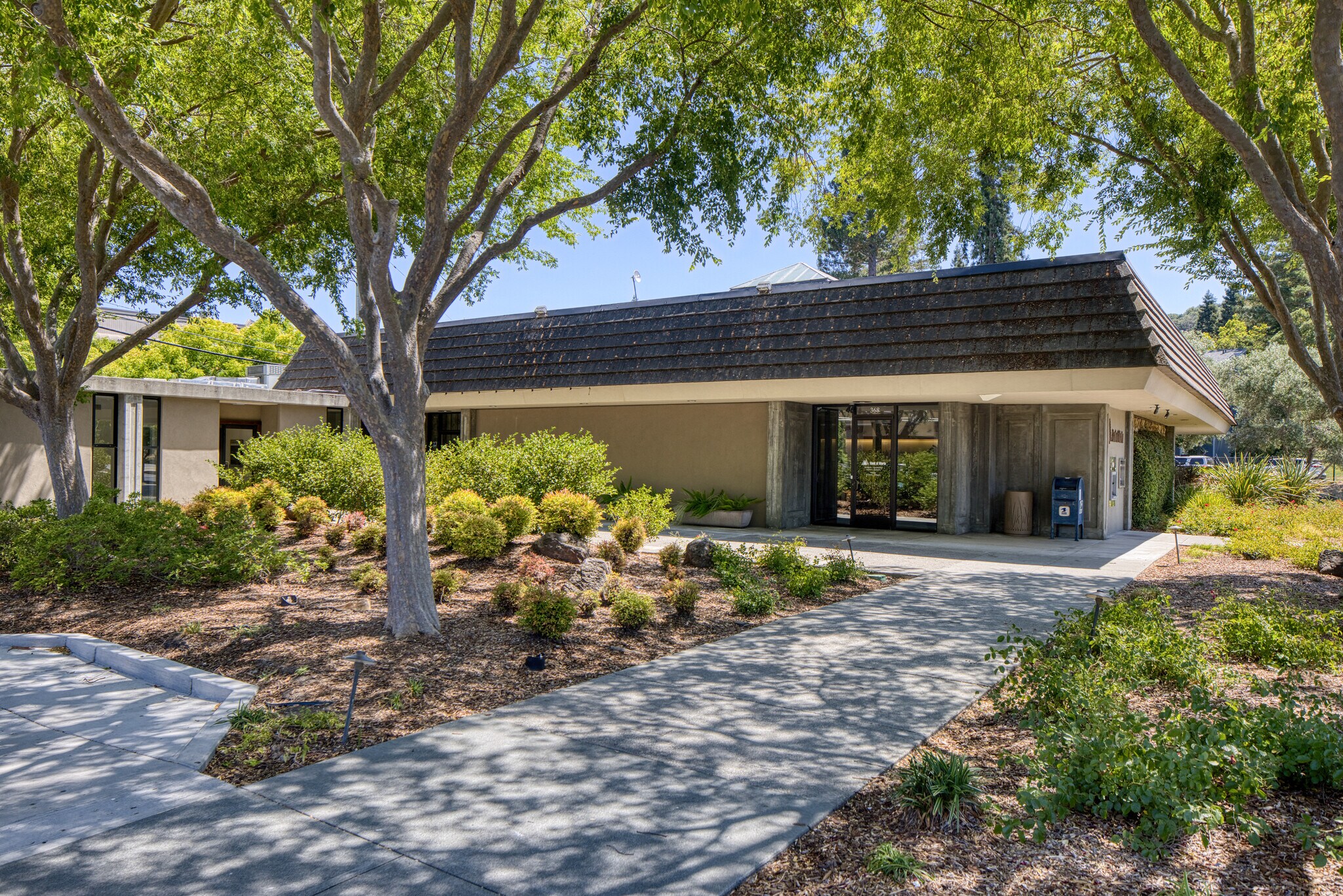 352-376 Ignacio Blvd, Novato, CA à louer Photo du bâtiment- Image 1 de 4