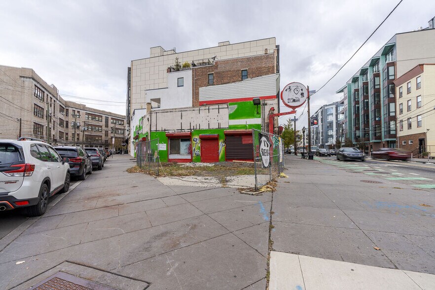 325-329 Newark Ave, Jersey City, NJ à vendre - Photo du bâtiment - Image 3 de 24