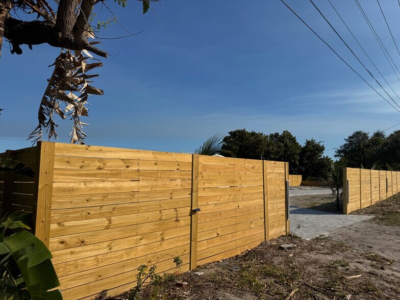6557 US Highway 1, Rockledge, FL à vendre - Photo du bâtiment - Image 2 de 36