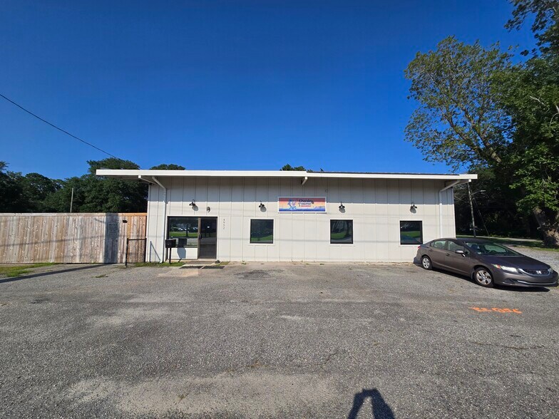 4952 Rivers Ave, Charleston, SC à louer - Photo du bâtiment - Image 2 de 10