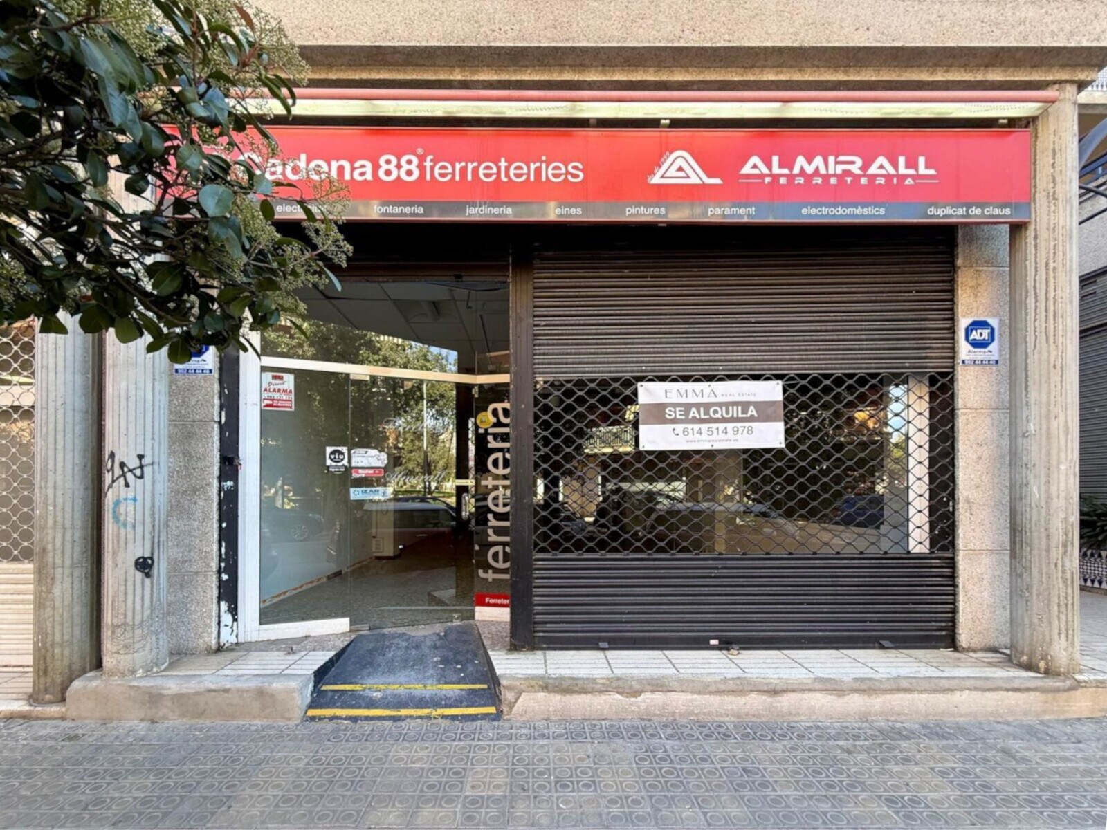 Commerce de détail dans Vilanova i la Geltrú, Barcelona à louer Photo principale- Image 1 de 6