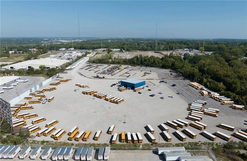 8701 E Us Highway 40, Kansas City, MO for lease - Primary Photo - Image 1 of 1