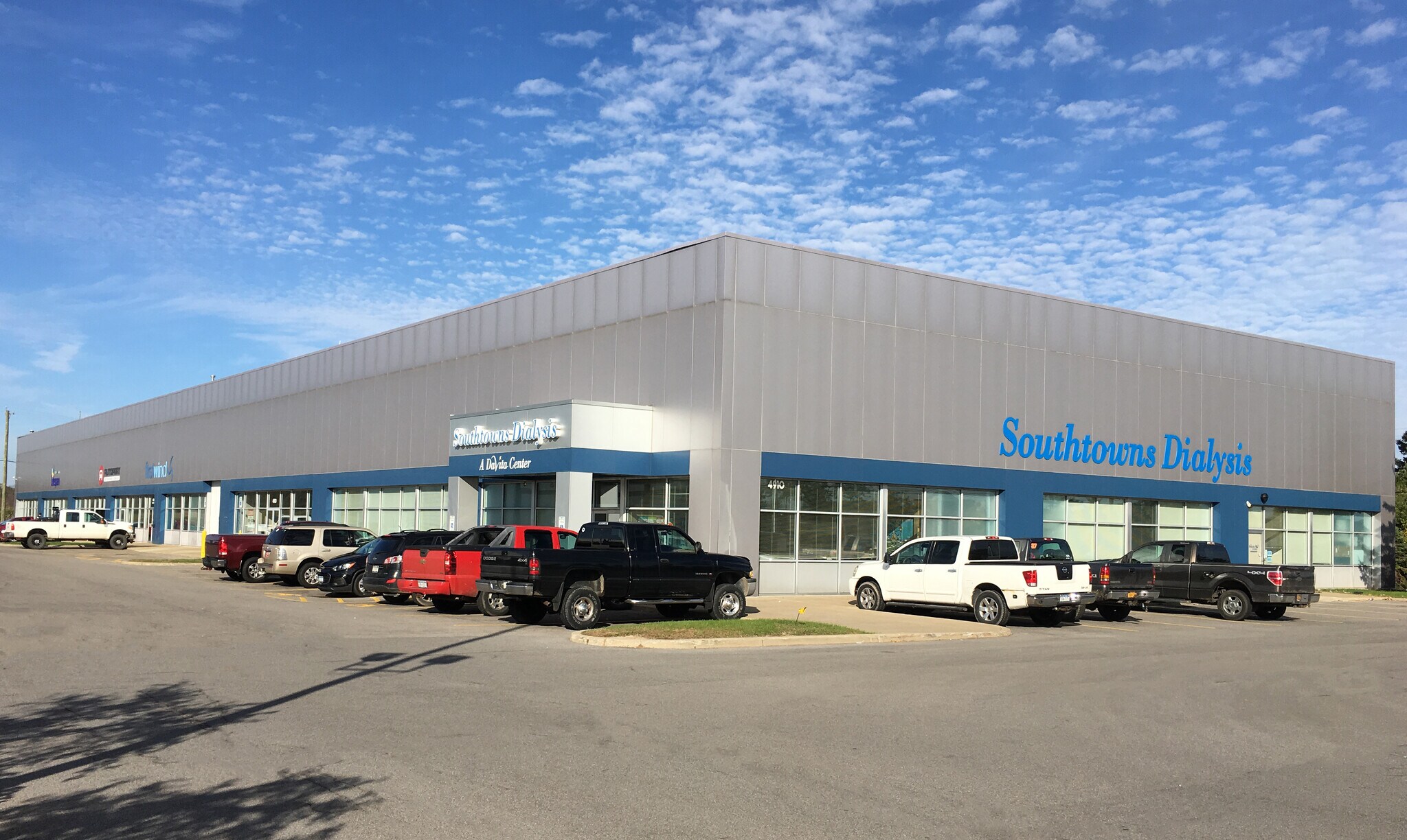 4910 Camp Rd, Hamburg, NY à louer Photo du bâtiment- Image 1 de 9