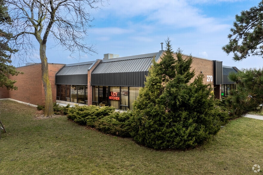 270 Esna Park Dr, Markham, ON à vendre - Photo du bâtiment - Image 1 de 19