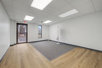 1349 South Park Dr, Kernersville, NC à louer Photo intérieure- Image 2 de 11