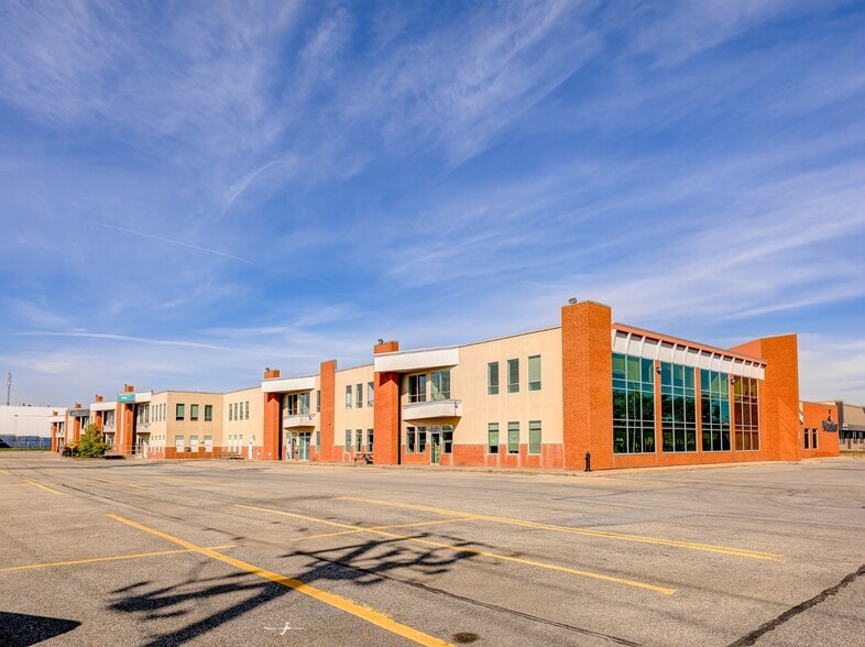 1415-1531 St Berlier, Laval, QC for lease - Building Photo - Image 3 of 12