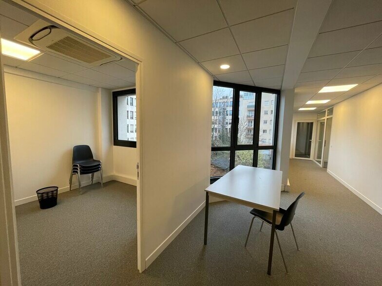 Bureau dans Clichy à louer - Photo intérieure - Image 2 de 11