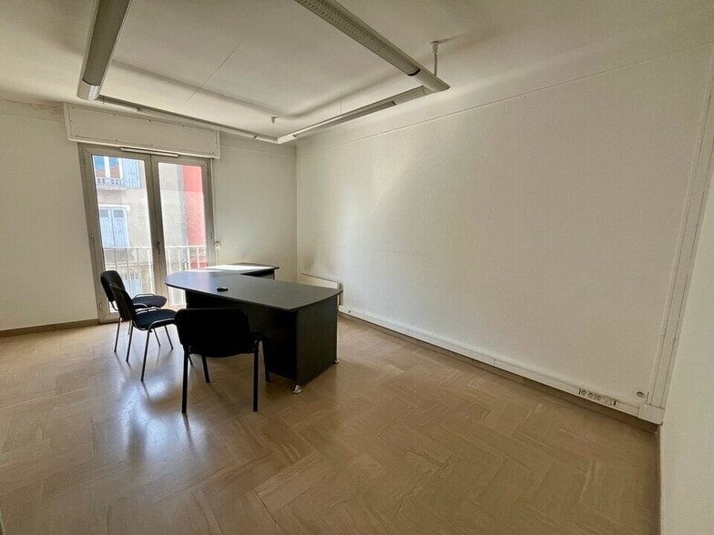 Retail in Orange for lease - Interior Photo - Image 1 of 8