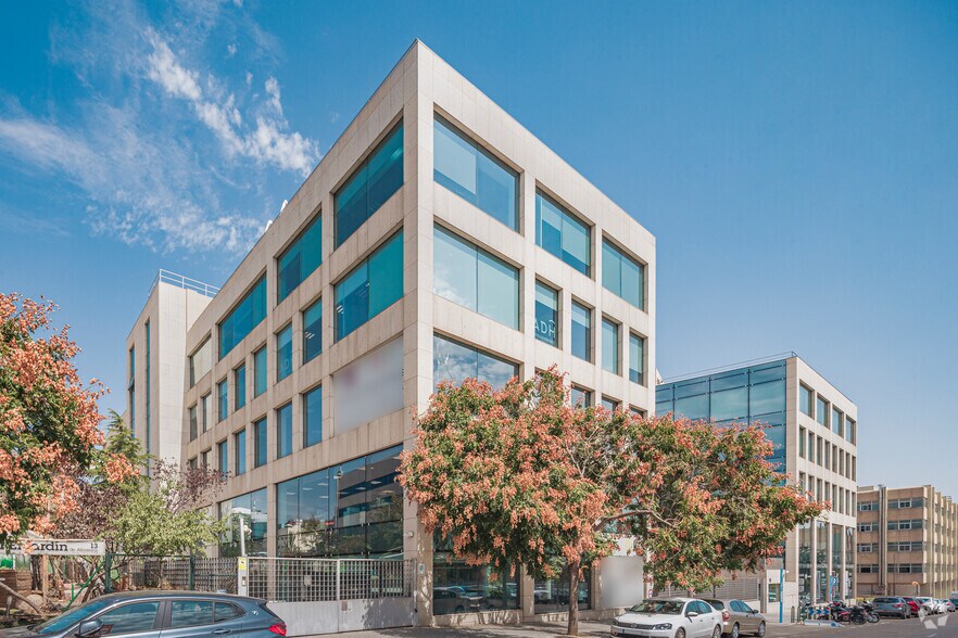Calle Albasanz, 15 B, Madrid, Madrid for lease - Primary Photo - Image 1 of 5
