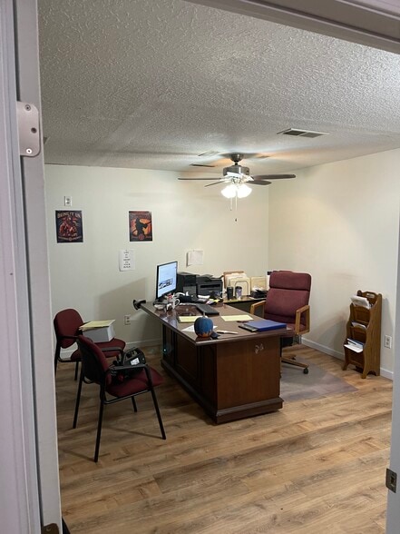 922 N Route 49, Casey, IL for sale - Interior Photo - Image 3 of 7