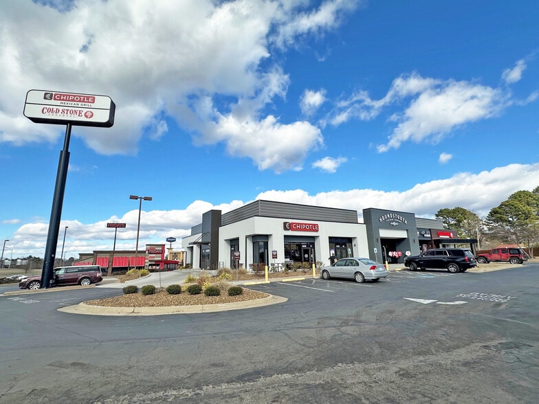 6205 Rogers Ave, Fort Smith, AR à louer - Photo du bâtiment - Image 2 de 5