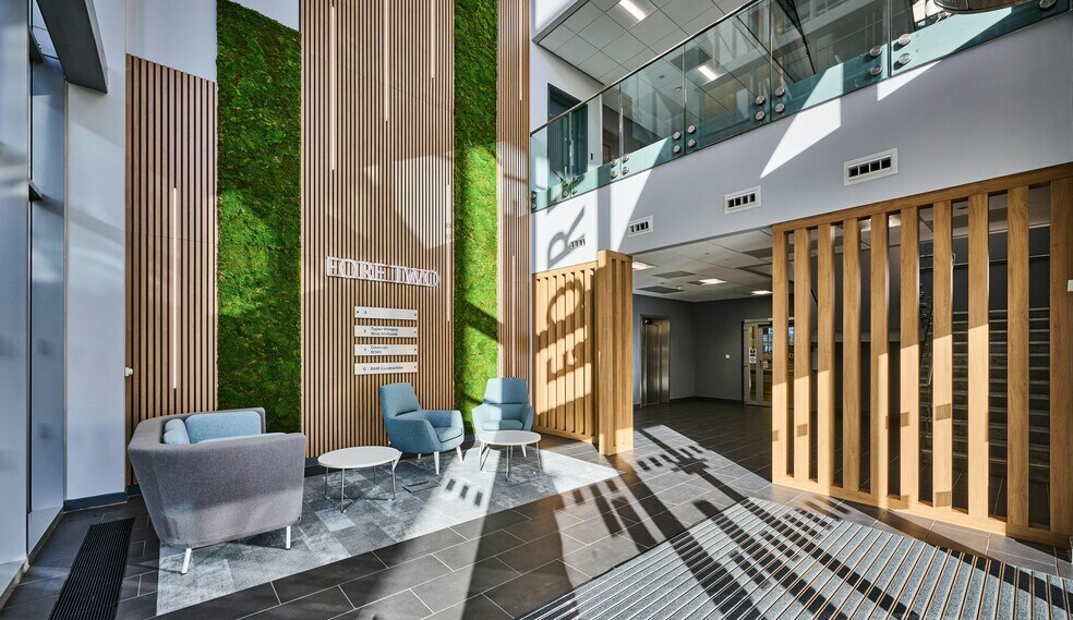 2 Huskisson Way, Solihull à louer - Photo du bâtiment - Image 2 de 13