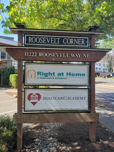 11222 Roosevelt Way NE, Seattle, WA à vendre - Photo du bâtiment - Image 3 de 3
