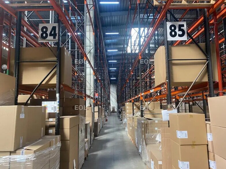 Industrial in Croissy-Beaubourg for lease - Building Photo - Image 2 of 12