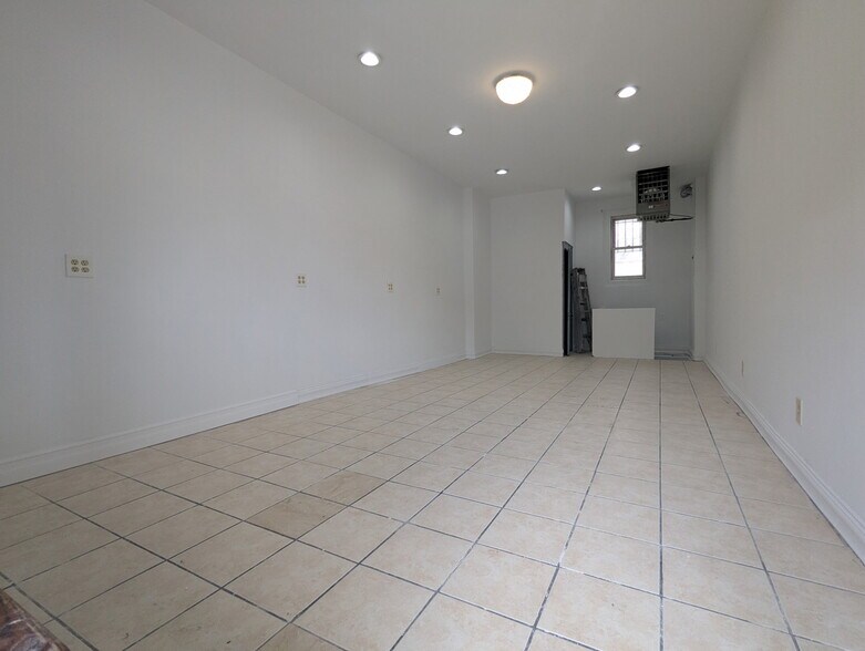 3965-3973 Bronxwood Ave, Bronx, NY à louer - Photo du bâtiment - Image 2 de 4