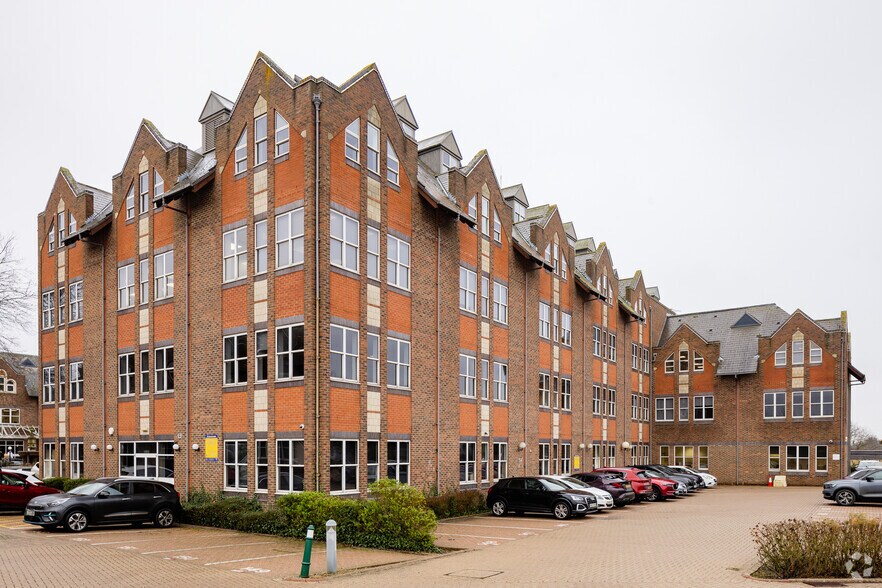 4 Victoria St, St. Albans à louer - Photo principale - Image 1 de 2