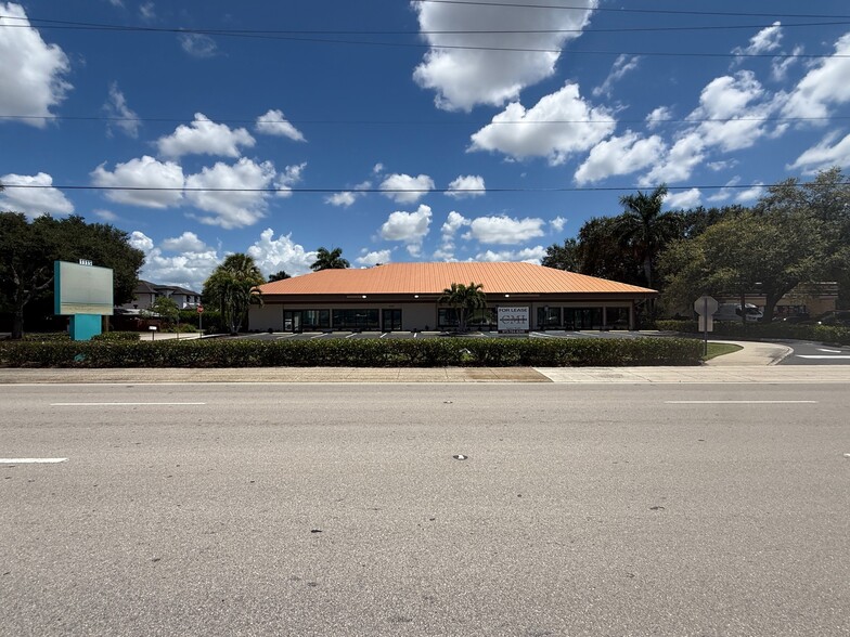 1115 Airport Pulling Rd, Naples, FL for lease - Building Photo - Image 2 of 7