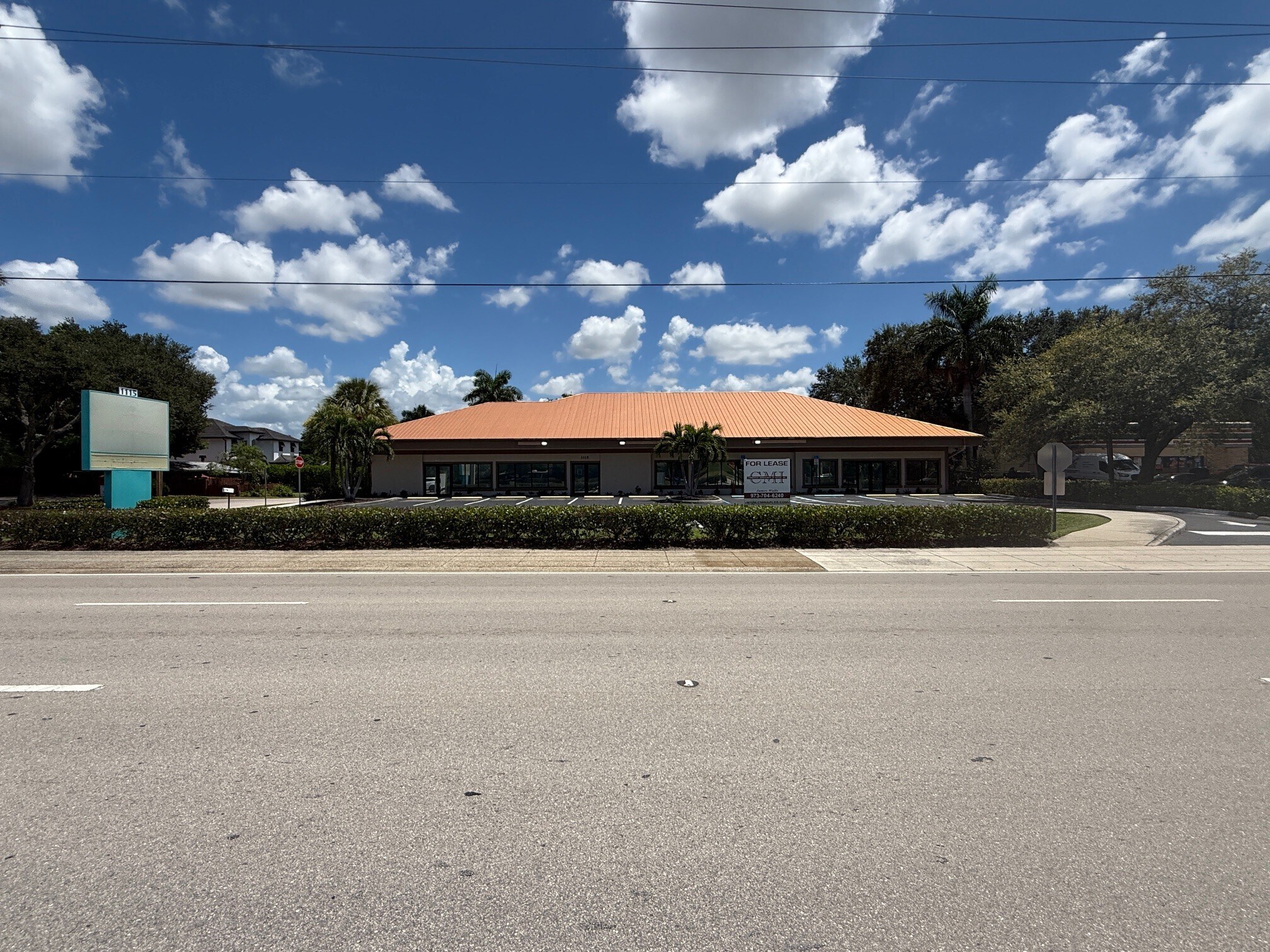 1115 Airport Pulling Rd, Naples, FL à louer Photo du bâtiment- Image 1 de 8