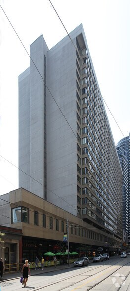 45 Carlton St, Toronto, ON à louer - Photo du bâtiment - Image 2 de 10