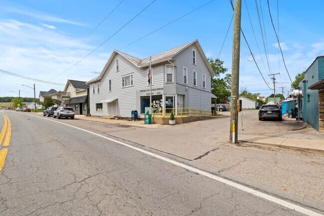 Plus de détails pour 23359 Coshocton Rd, Howard, OH - Commerce de détail à vendre