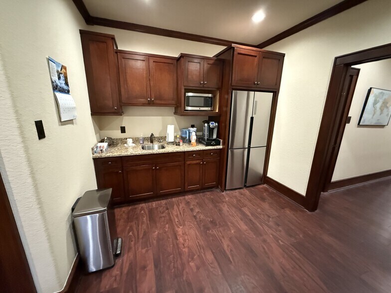 8152 Spring Cypress Rd, Spring, TX à vendre - Photo du bâtiment - Image 3 de 23