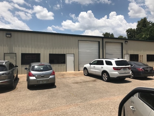 7740 W Highway 71, Austin, TX for lease - Building Photo - Image 1 of 4