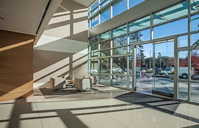 525 Almanor Ave, Sunnyvale, CA for lease - Lobby - Image 2 of 6