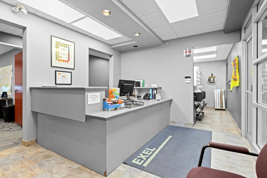 135 Walgreen Rd, Ottawa, ON à vendre - Photo du bâtiment - Image 3 de 10