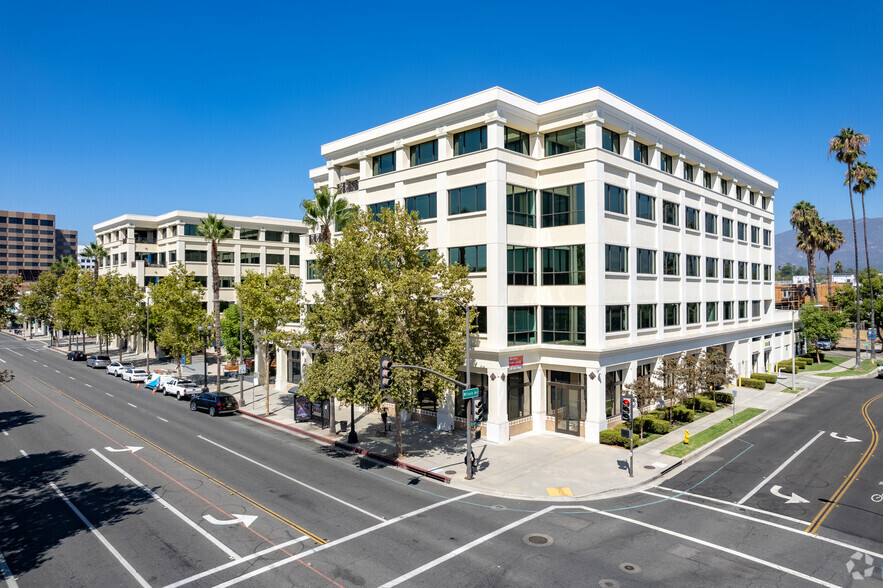 1055 E Colorado Blvd, Pasadena, CA for lease - Building Photo - Image 1 of 8