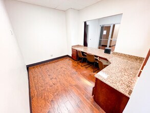 201-203 W Wall St, Midland, TX à louer Photo intérieure- Image 2 de 11