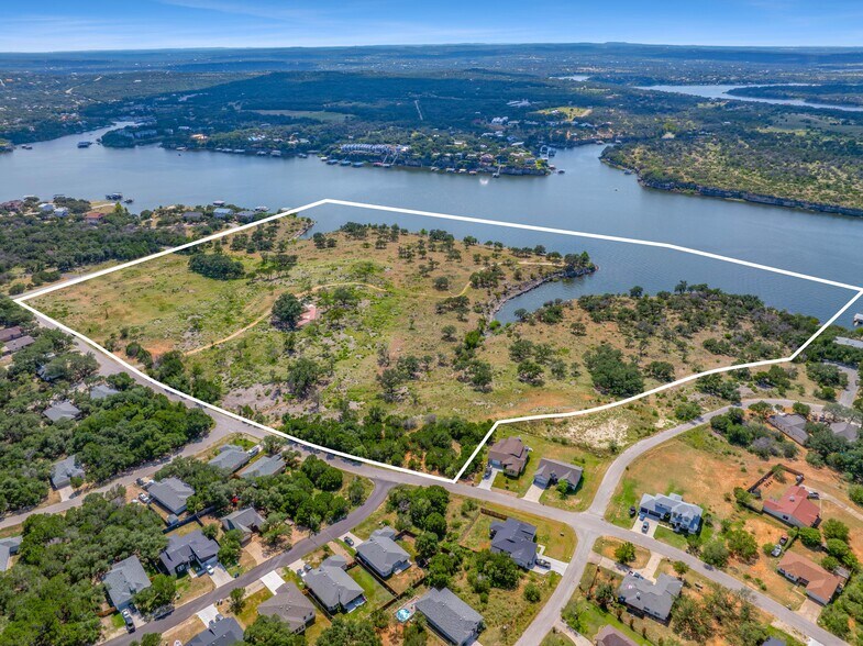 1902 Patriot Dr, Lago Vista, TX à vendre - Photo du bâtiment - Image 1 de 11