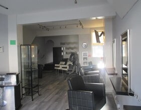 6 Alston Rd, Barnet à louer Photo intérieure- Image 2 de 3