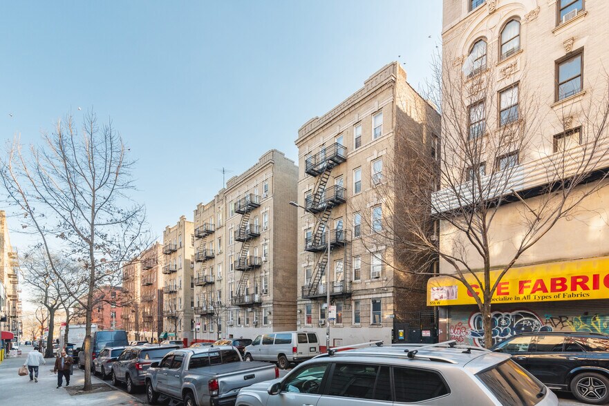 550 W 180th St, New York, NY à vendre - Photo du bâtiment - Image 3 de 23