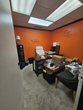 1320 Ohio St, Waynesboro, VA for lease Interior Photo- Image 2 of 9