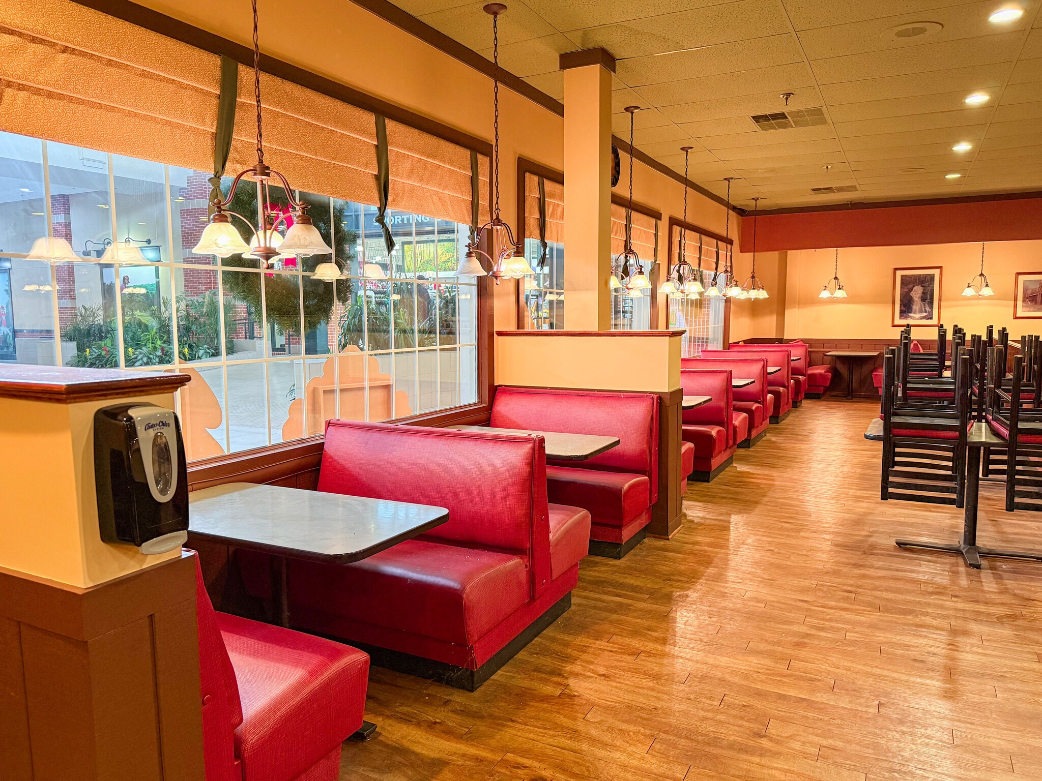 1925 E Market St, Harrisonburg, VA for lease Interior Photo- Image 1 of 22