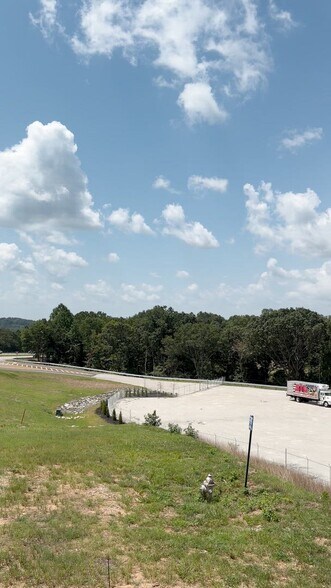4520 Cagle Rd, Lula, GA à vendre - Vidéo sur l’inscription commerciale - Image 2 de 9