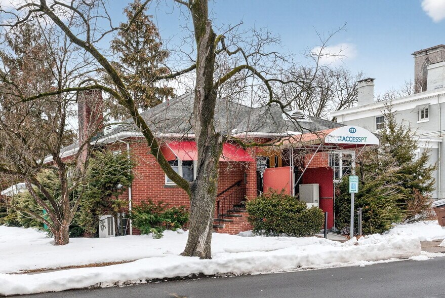 111 Maiden Ln, Kingston, NY à vendre - Photo du bâtiment - Image 3 de 24