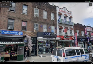 4014 83rd St, Elmhurst, NY à louer Photo du bâtiment- Image 1 de 6