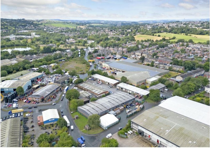 1-3 Riverside Way, Dewsbury for lease - Building Photo - Image 2 of 2