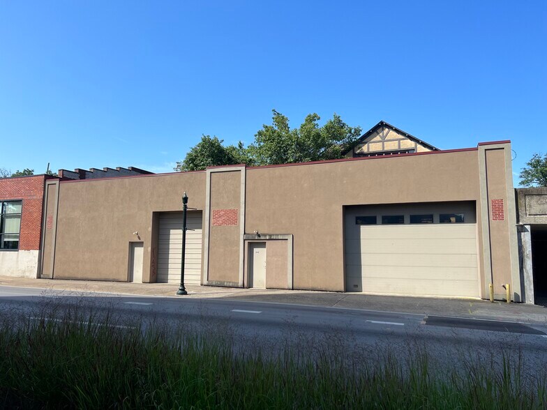 262-264 E Vine St, Lexington, KY à louer - Photo du bâtiment - Image 2 de 5