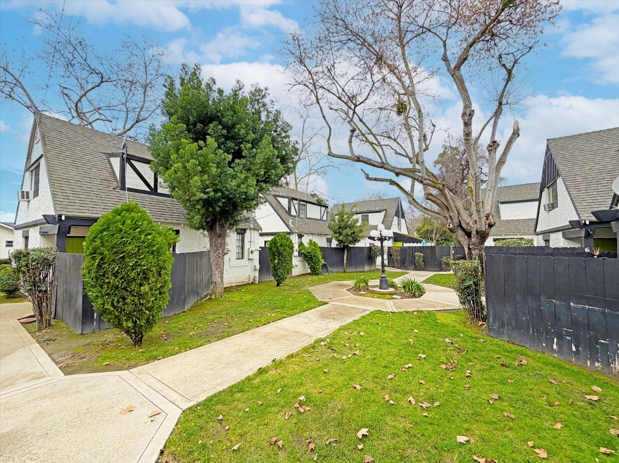 607 E Marshall St, Turlock, CA for sale Primary Photo- Image 1 of 10