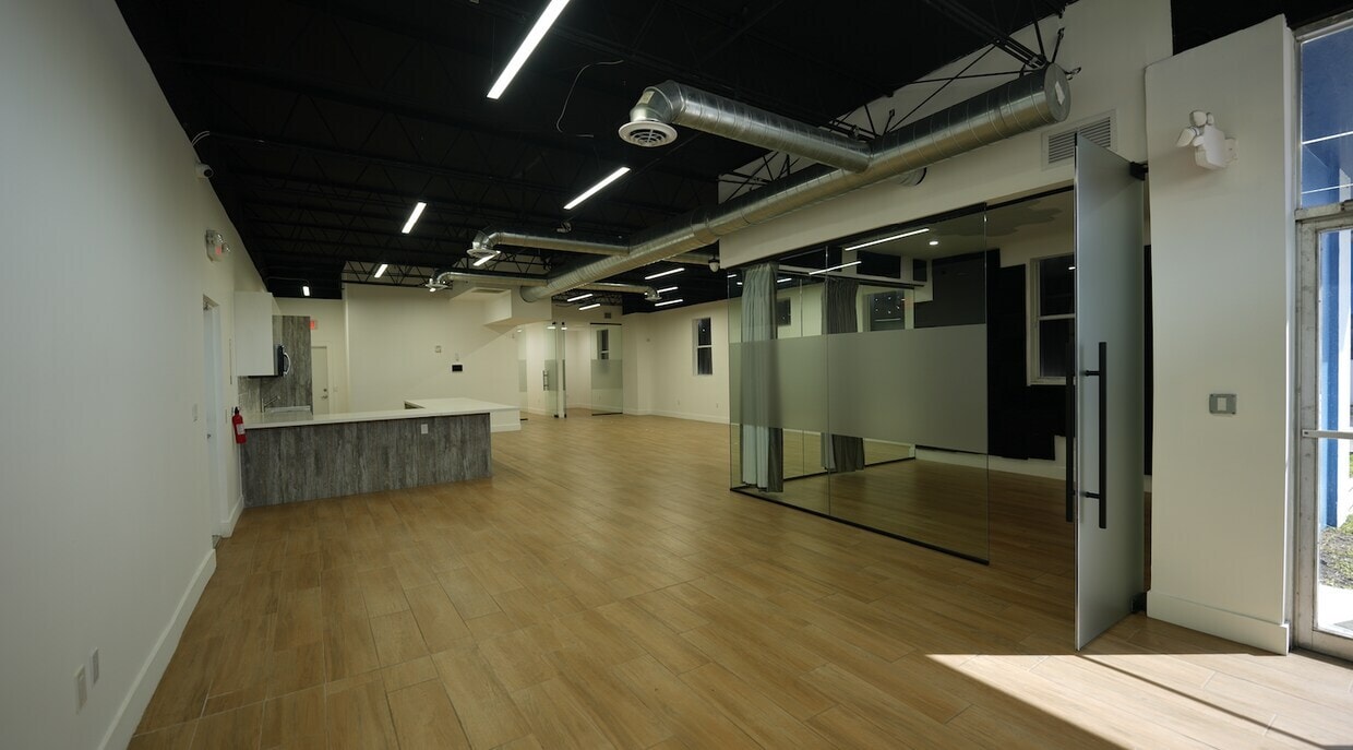 997-999 NE 125th St, Miami, FL for lease Primary Photo- Image 1 of 4