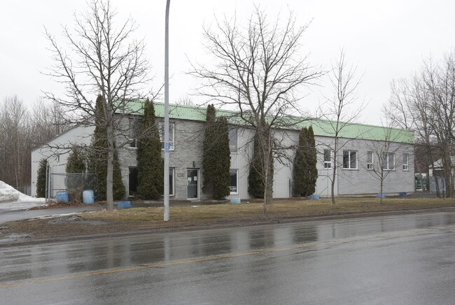 More details for 2275-2277 Boul Industriel, Chambly, QC - Industrial for Lease