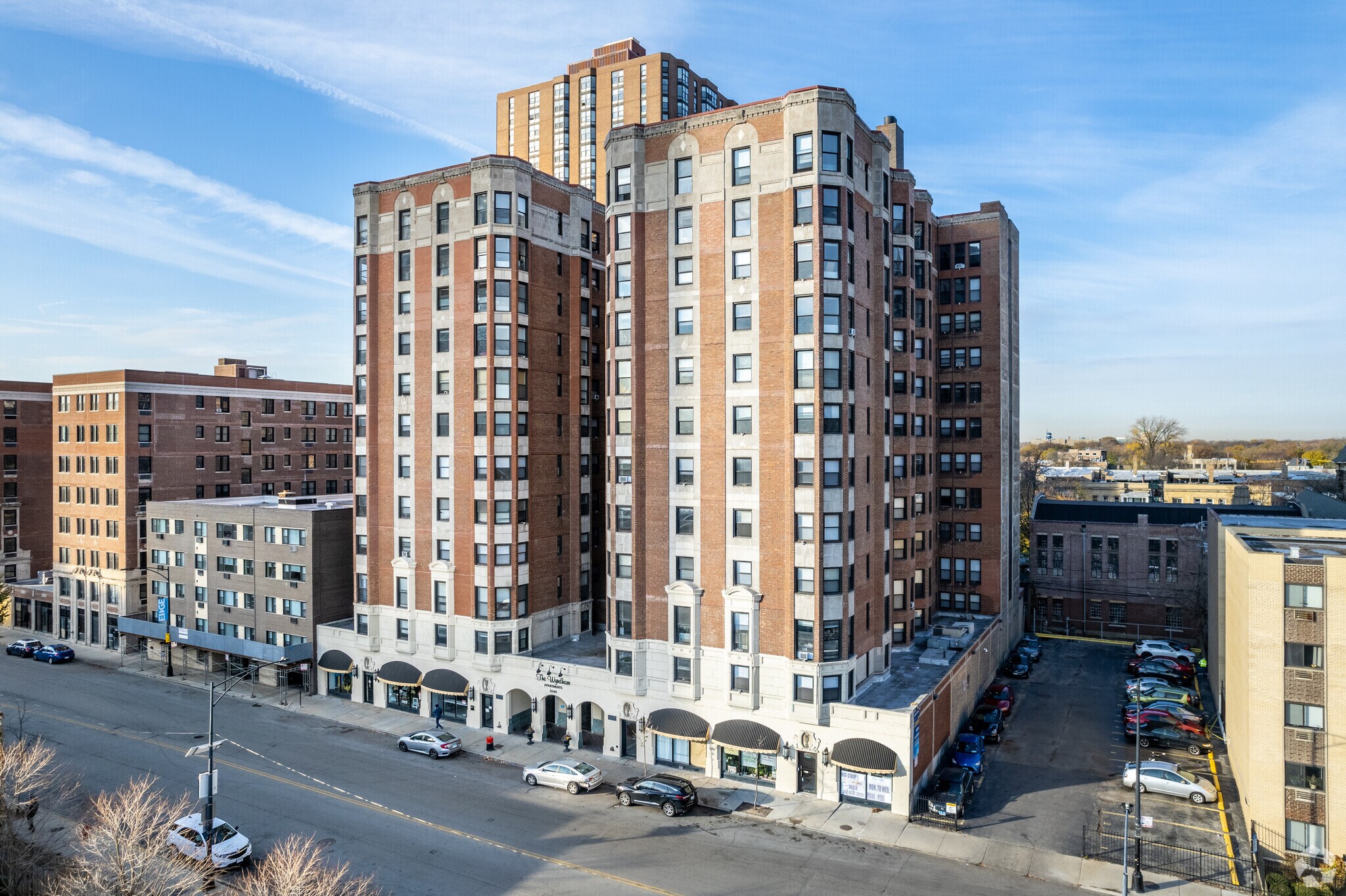 5240 N Sheridan Rd, Chicago, IL for lease Primary Photo- Image 1 of 39