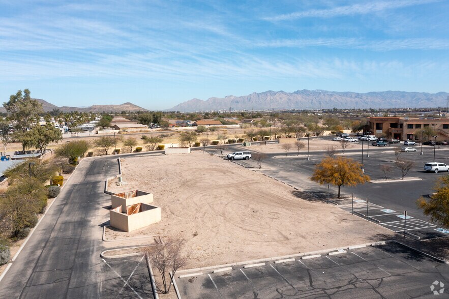 1370 W Irvington Rd, Tucson, AZ à vendre - Photo du bâtiment - Image 2 de 8