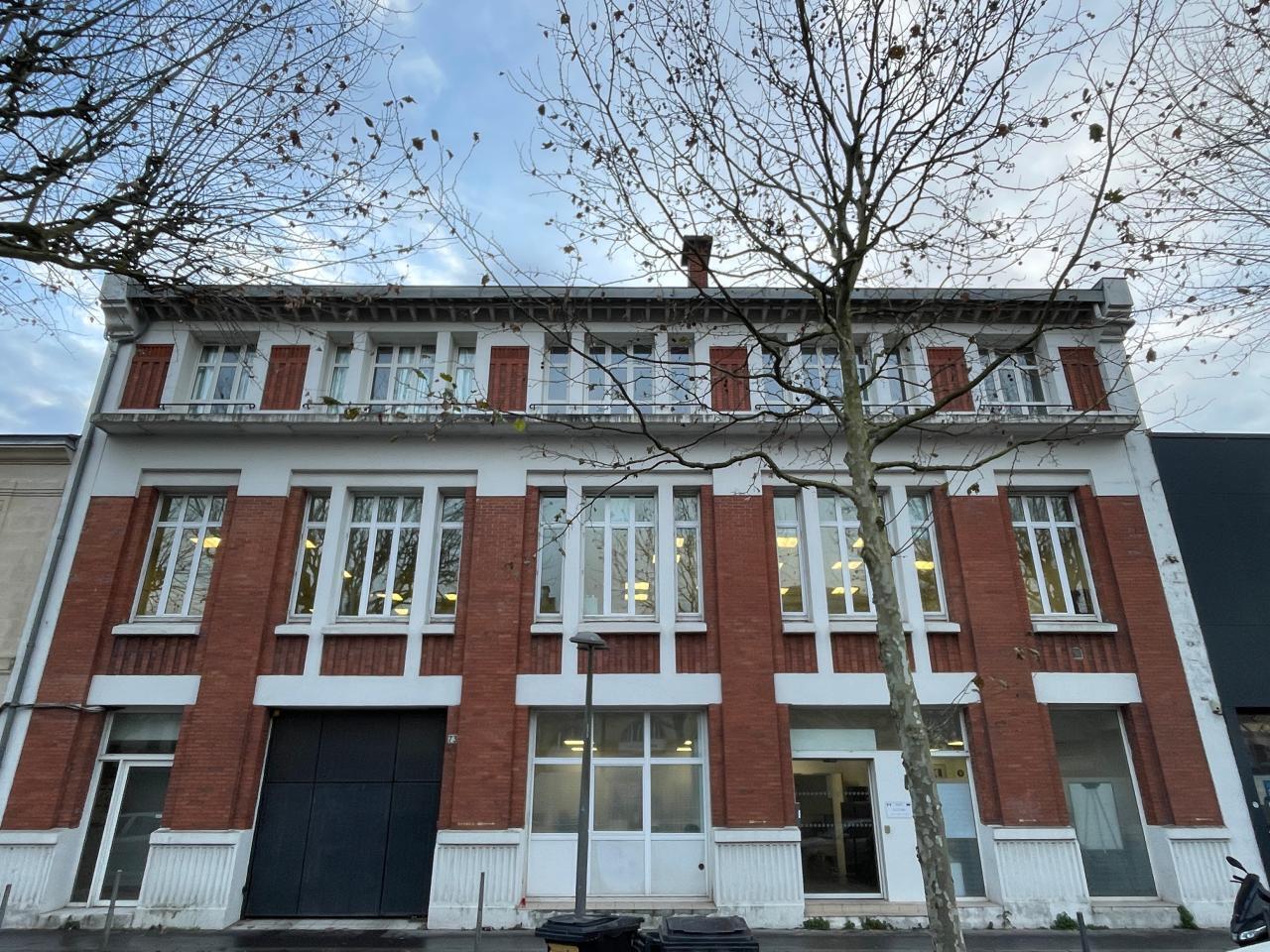 Office in Bordeaux for sale Building Photo- Image 1 of 28