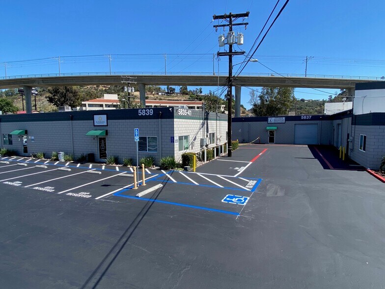5835-5841 Mission Gorge Rd, San Diego, CA à louer - Photo du bâtiment - Image 3 de 11