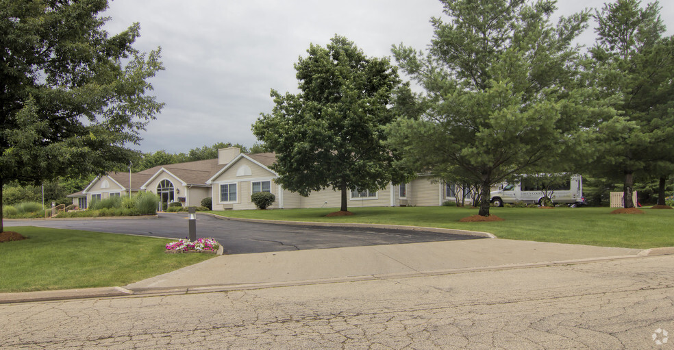 124 Liberty Ct, Dixon, IL for sale - Building Photo - Image 1 of 1