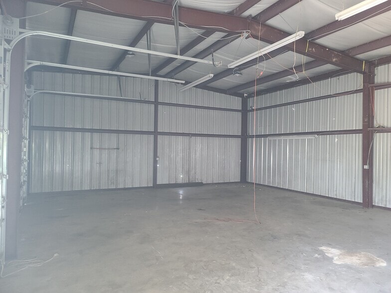 870 N Mayhill Rd, Denton, TX for lease - Interior Photo - Image 3 of 13