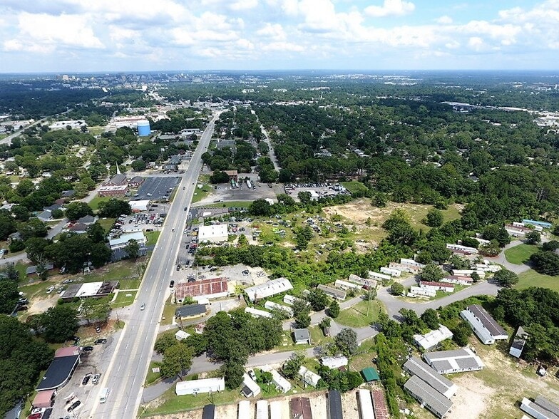 1821 Augusta Rd, West Columbia, SC à vendre - Photo du bâtiment - Image 2 de 35